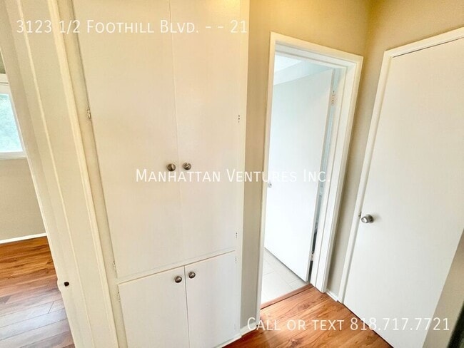 2415 1/2 Foothill Blvd in Montrose, CA - Building Photo - Building Photo