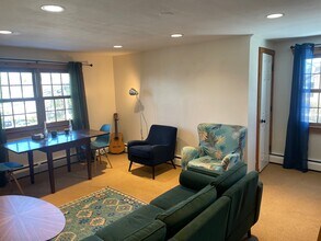 74 Gainsborg Ave E, Unit ItsFunToLiveInHarrison in Harrison, NY - Foto de edificio - Building Photo