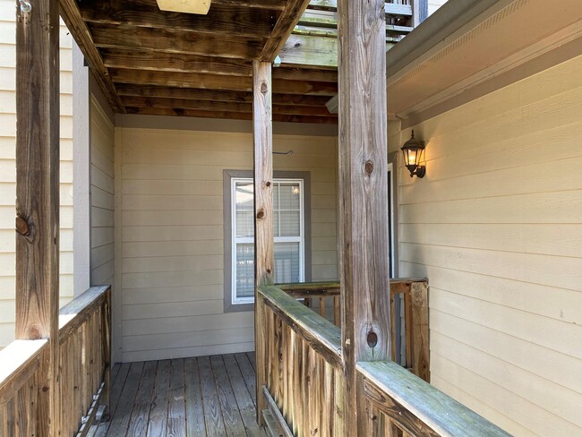 1611 Bluffside Dr in Fayetteville, NC - Foto de edificio - Building Photo