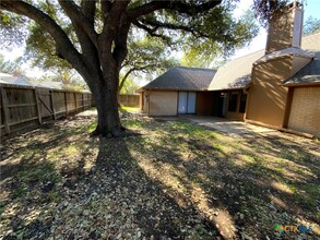 2429 Canyon Creek Dr in Temple, TX - Foto de edificio - Building Photo