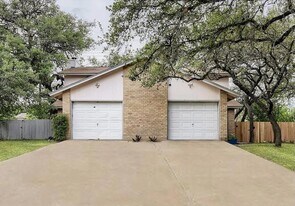 9026 Sawtooth Ln in Austin, TX - Building Photo