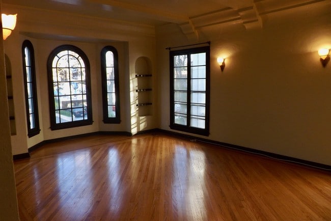 1222 S Sherbourne Dr, Unit 1222 sherbourne in Los Angeles, CA - Foto de edificio - Building Photo