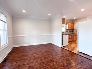 170 Central Ave in Metuchen, NJ - Building Photo - Building Photo
