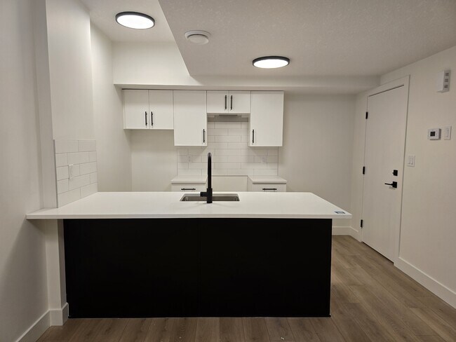 10975-10130 130 St in Edmonton, AB - Building Photo - Building Photo