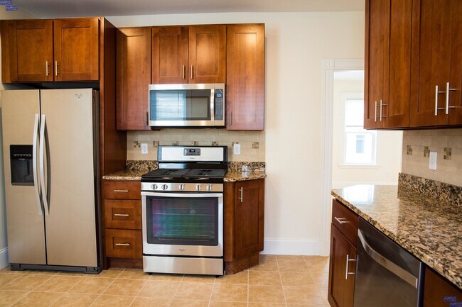 288 Summit Ave, Unit 288 Summit, #3, in Boston, MA - Building Photo - Building Photo