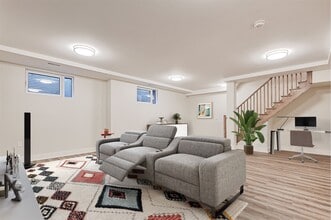 62 Dixfield Dr in Toronto, ON - Building Photo - Building Photo