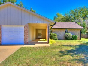 2715 Bethany Oaks Dr in Norman, OK - Building Photo - Building Photo