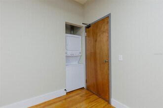 306 W Wisconsin Ave in DeLand, FL - Foto de edificio - Building Photo