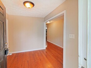 203 Laurel Ave SW in Atlanta, GA - Building Photo - Building Photo