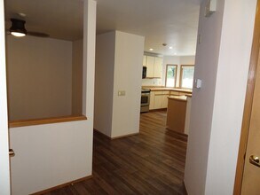 6910 Old Redmond Rd in Redmond, WA - Building Photo - Building Photo