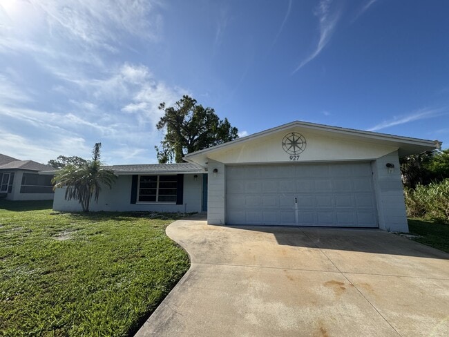 927 Lemon Bay Dr in Venice, FL - Building Photo - Building Photo