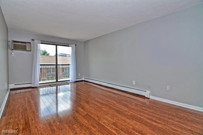 10 Williams St-Unit -Apt 32 in Watertown, MA - Foto de edificio - Building Photo