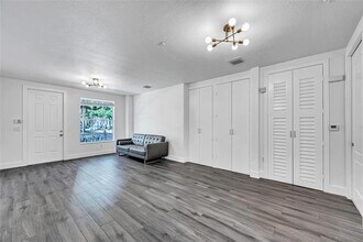 342 Olssen Ave in Fort Lauderdale, FL - Building Photo - Building Photo