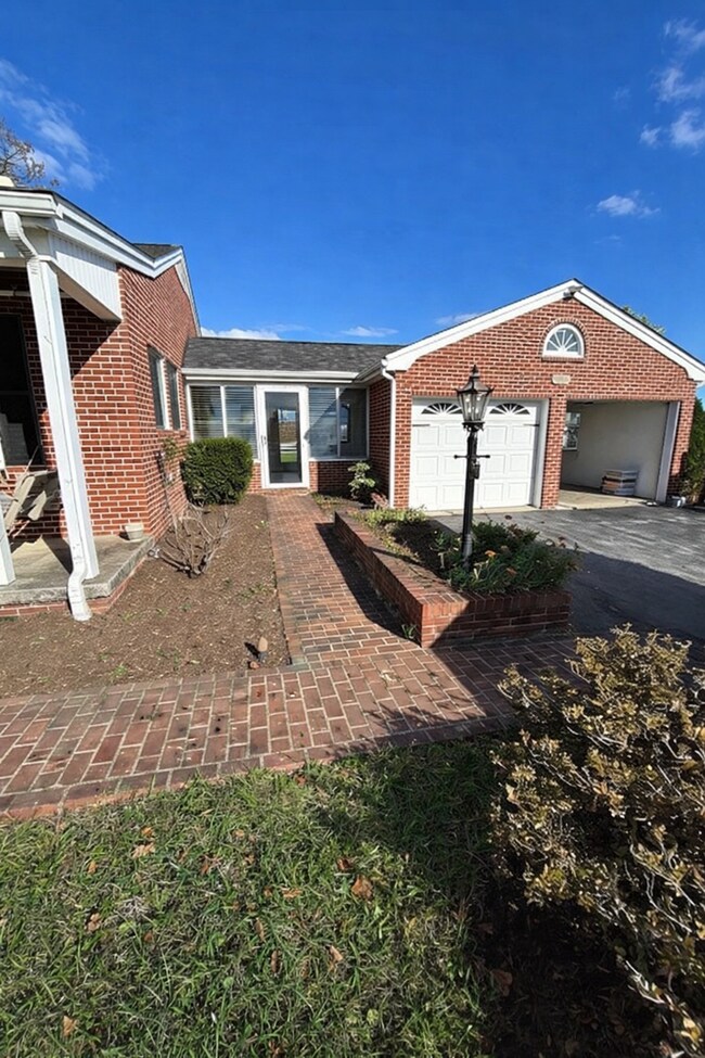 5421 Broad Run Rd in Jefferson, MD - Building Photo - Building Photo