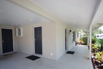429 SE 2nd Ct in Deerfield Beach, FL - Building Photo - Building Photo