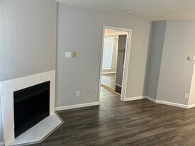 6108 Abrams Rd, Unit 306C in Dallas, TX - Building Photo