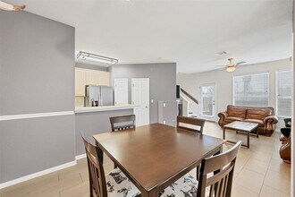 2100 Pipers Field Dr in Austin, TX - Building Photo - Building Photo