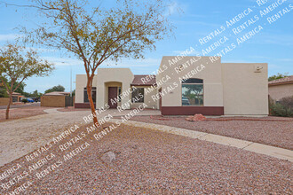 885 W Caroline Ln in Chandler, AZ - Building Photo - Building Photo