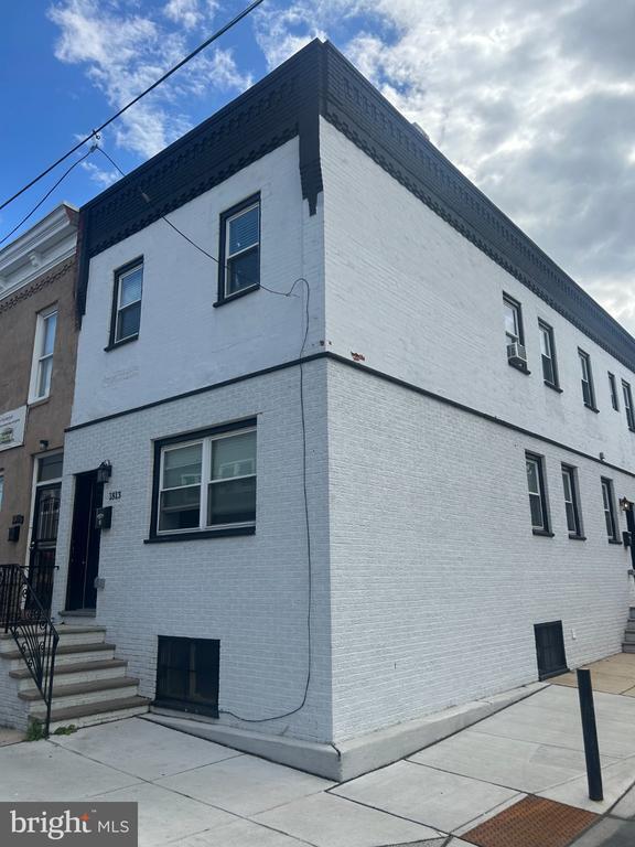 property at 1813 S 23rd St