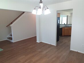 13414 Beechglen Ln in Houston, TX - Building Photo - Building Photo