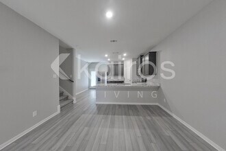 213 Capital Hl Vw in Liberty Hill, TX - Foto de edificio - Building Photo