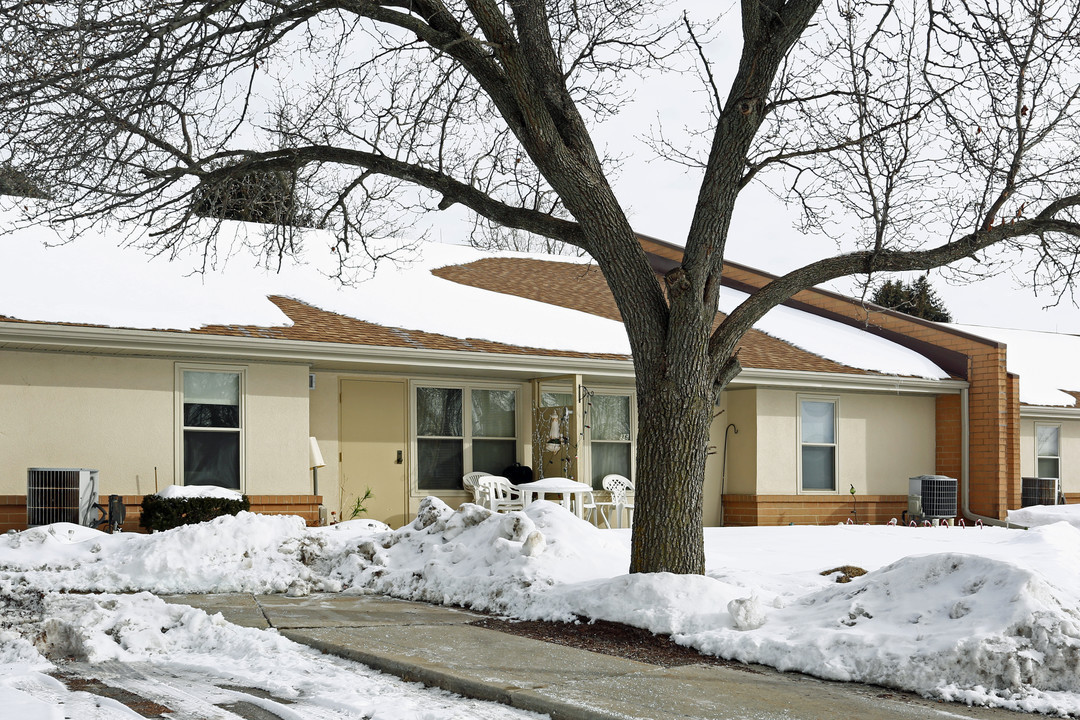 Hope Manor in Toledo, OH - Building Photo