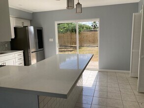 1657 N Shore Dr in Port Isabel, TX - Building Photo - Building Photo