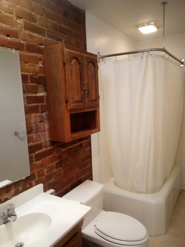 710 Market St, Unit 1st Flr in Williamsport, PA - Foto de edificio - Building Photo