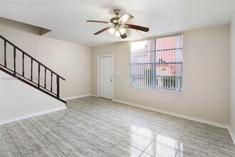 270 NE 142nd St in Miami, FL - Foto de edificio - Building Photo