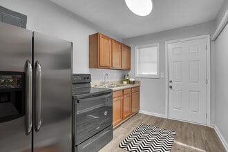 Redstone Commons Apartments in Columbus, GA - Building Photo - Building Photo