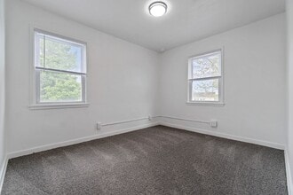 36 Midland Heights Cir in Midland, PA - Foto de edificio - Building Photo