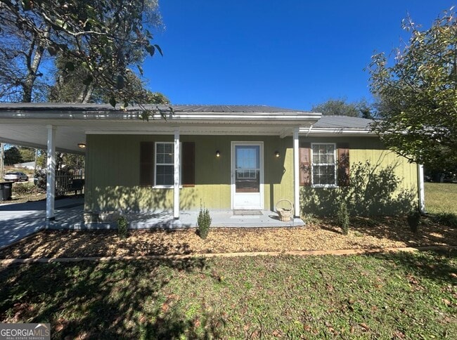 property at 1008 N 2nd Ave NW