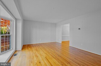 8423 Hunt Valley Dr in Vienna, VA - Building Photo - Building Photo