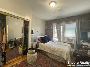 81 Myrtle St, Unit 13 in Boston, MA - Foto de edificio - Building Photo
