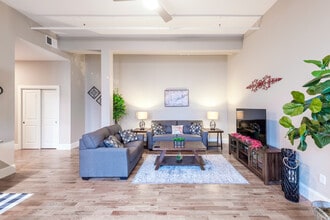 Moore Mill Lofts in Pawtucket, RI - Foto de edificio - Interior Photo
