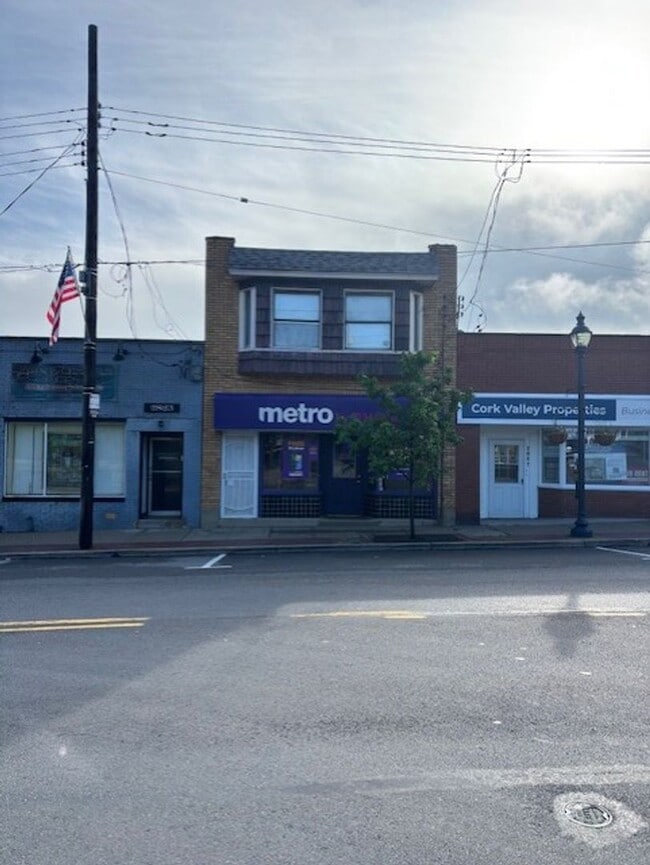 property at 2825 Brownsville Rd