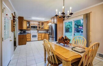 874 E Glochester Pl NW in Norcross, GA - Building Photo - Building Photo