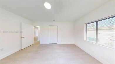 355 NE 111th St in Miami, FL - Building Photo - Building Photo