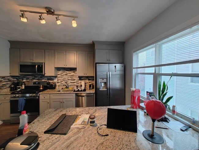 50 Derby St, Unit #2 in Somerville, MA - Foto de edificio - Building Photo