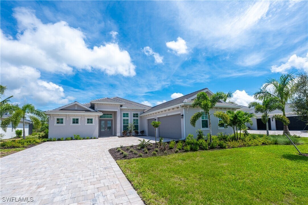 17323 Blue Sapphire Dr in Ft. Myers, FL - Building Photo