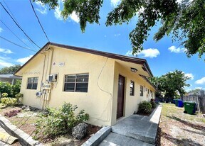 1631 SW 44th Ave in Fort Lauderdale, FL - Building Photo