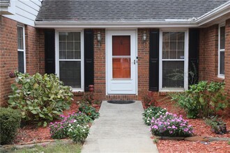 1766 Scholar Dr in Lawrenceville, GA - Foto de edificio - Building Photo