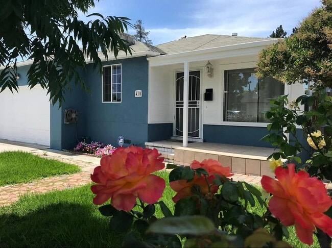 415 Wisteria Dr in East Palo Alto, CA - Building Photo - Building Photo