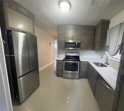 811 NW 6th Ave in Pompano Beach, FL - Building Photo - Building Photo