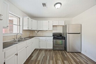 3304 Bluefield Dr in Pasadena, TX - Building Photo - Building Photo