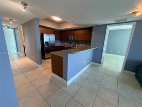 2641 N Flamingo Rd, Unit 1701N in Plantation, FL - Building Photo - Building Photo