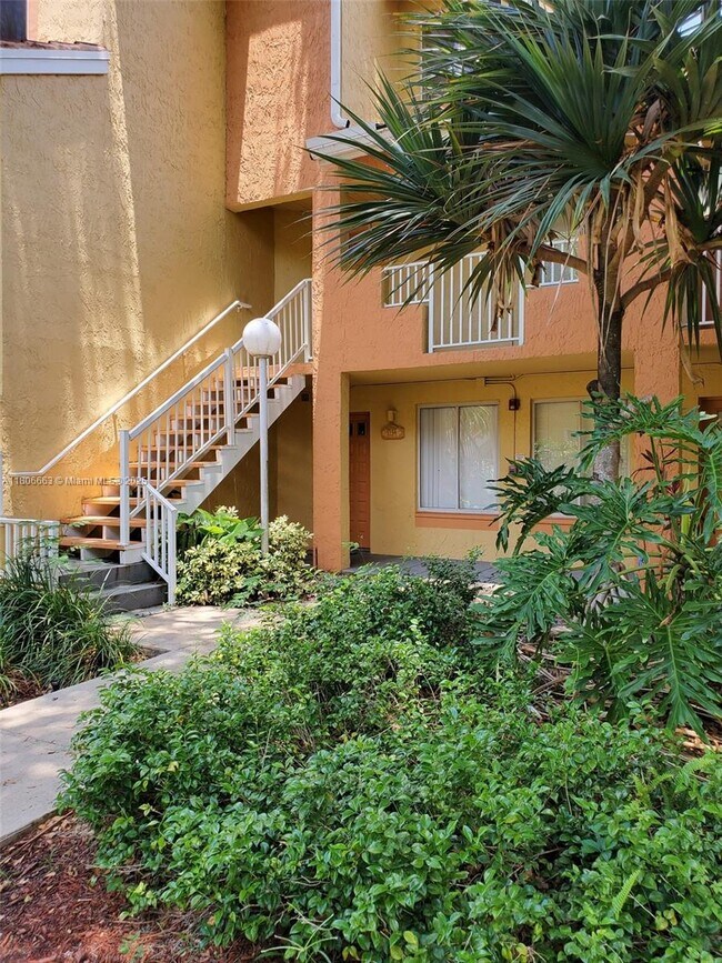 1154 Coral Club Dr