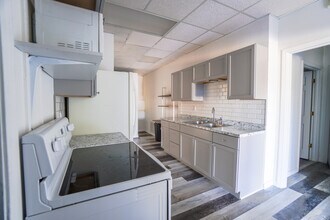 4 Fisher Creek Dr in Kimberling City, MO - Foto de edificio - Building Photo