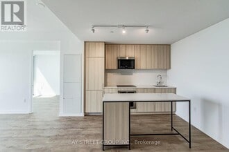 251-251 Masonry Wy in Mississauga, ON - Building Photo - Building Photo