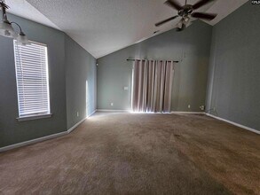 876 Sandmyrtle Cir in Columbia, SC - Foto de edificio - Building Photo